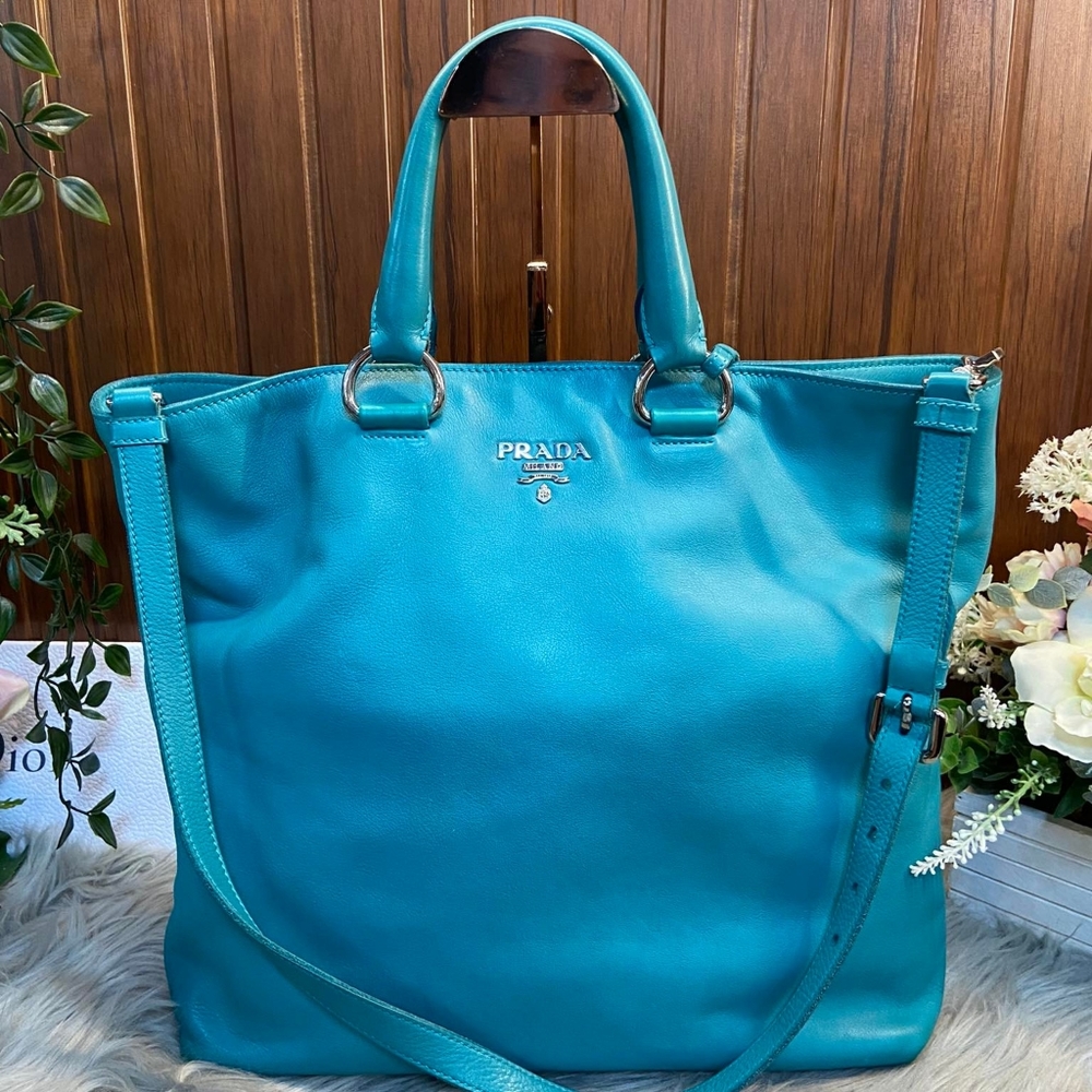 Prada large Tote - PRELOVED